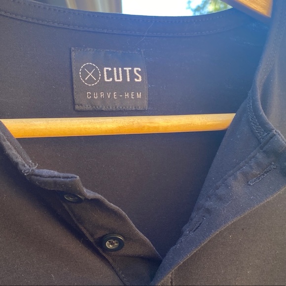 cuts curved hem long sleeve henley - Picture 4 of 4